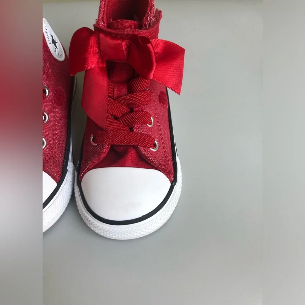 Converse Chuck Taylor All Star Bow Easy On High Top Sneaker Size: US Toddler 6C